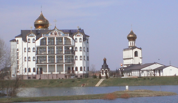 Гости остају без даха: Храмови украсили Семберију